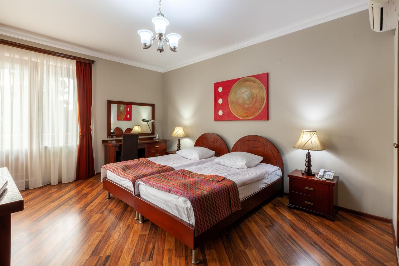 Penthouse Hotel 3*